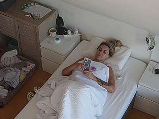 voyeurcam-julmodels-bed-7