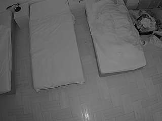 voyeurcam-julmodels-bed-7