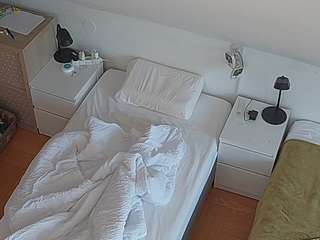 voyeurcam-julmodels-bed-7