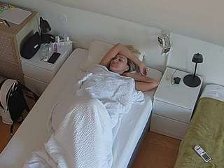 voyeurcam-julmodels-bed-7