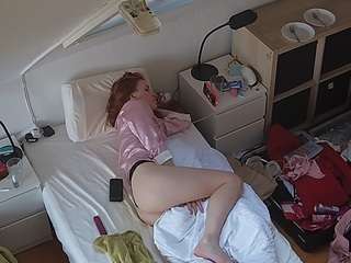 voyeurcam-julmodels-bed-7