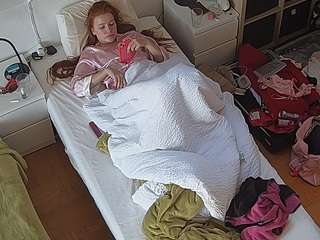 voyeurcam-julmodels-bed-7