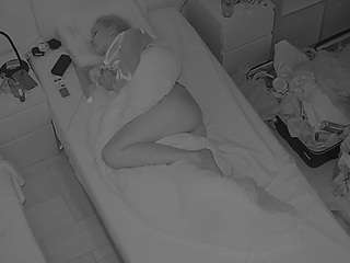 voyeurcam-julmodels-bed-7