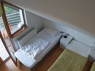 voyeurcam-julmodels-bed-7