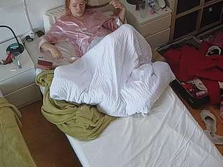 voyeurcam-julmodels-bed-7