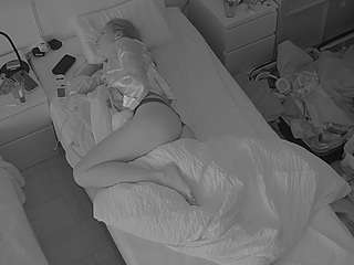 voyeurcam-julmodels-bed-7