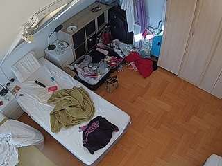 voyeurcam-julmodels-bed-7