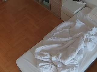 voyeurcam-julmodels-bed-7