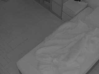 voyeurcam-julmodels-bed-7