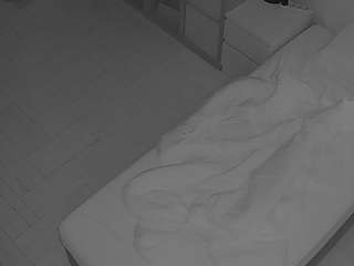 voyeurcam-julmodels-bed-7