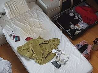 voyeurcam-julmodels-bed-7