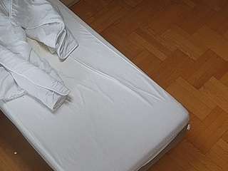 voyeurcam-julmodels-bed-7