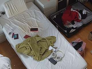 voyeurcam-julmodels-bed-7