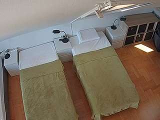voyeurcam-julmodels-bed-7