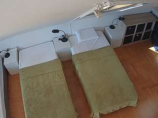 voyeurcam-julmodels-bed-7