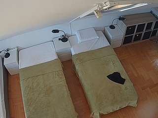voyeurcam-julmodels-bed-7