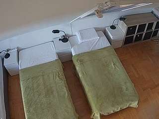 voyeurcam-julmodels-bed-7