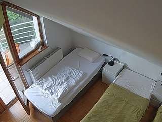 voyeurcam-julmodels-bed-7