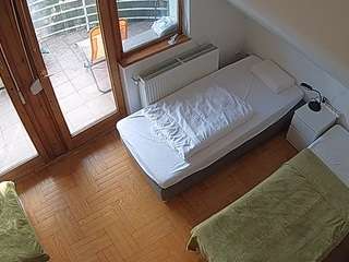 voyeurcam-julmodels-bed-7
