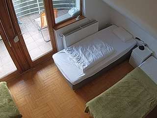 voyeurcam-julmodels-bed-7