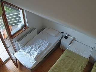 voyeurcam-julmodels-bed-7