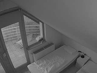 voyeurcam-julmodels-bed-7