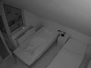 voyeurcam-julmodels-bed-7