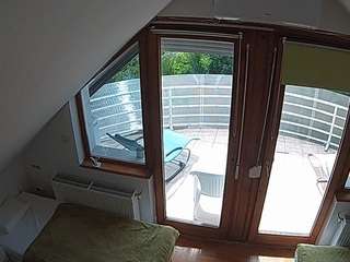 voyeurcam-julmodels-bed-7