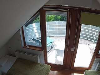 voyeurcam-julmodels-bed-7
