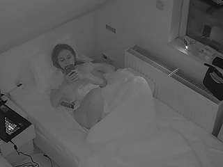 voyeurcam-julmodels-bed-7