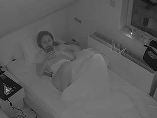 voyeurcam-julmodels-bed-7