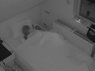 voyeurcam-julmodels-bed-7