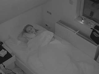 voyeurcam-julmodels-bed-7