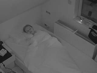 voyeurcam-julmodels-bed-7