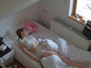 voyeurcam-julmodels-bed-7