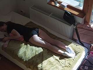 voyeurcam-julmodels-bed-7