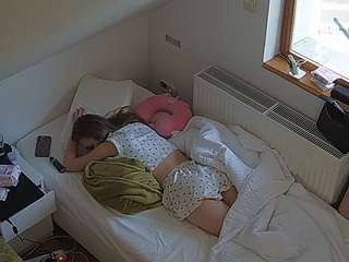 voyeurcam-julmodels-bed-7