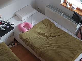 voyeurcam-julmodels-bed-7
