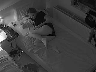 voyeurcam-julmodels-bed-7