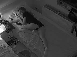 voyeurcam-julmodels-bed-7