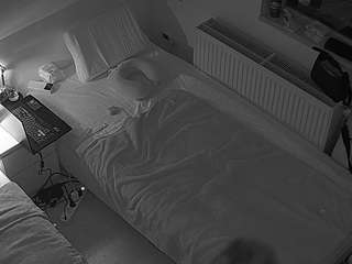 voyeurcam-julmodels-bed-7
