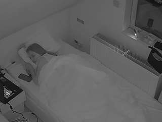 voyeurcam-julmodels-bed-7