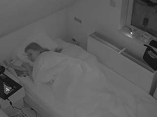 voyeurcam-julmodels-bed-7