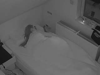 voyeurcam-julmodels-bed-7
