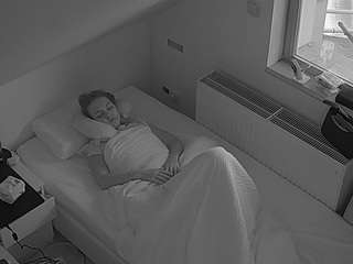 voyeurcam-julmodels-bed-7