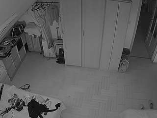 voyeurcam-julmodels-bed-7