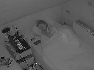 voyeurcam-julmodels-bed-7