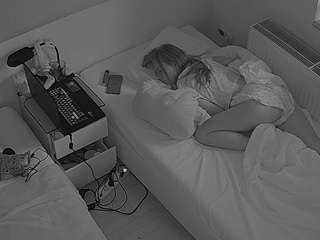 voyeurcam-julmodels-bed-7