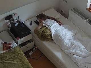 voyeurcam-julmodels-bed-7