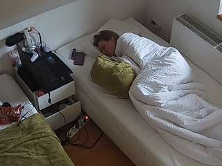 voyeurcam-julmodels-bed-7
